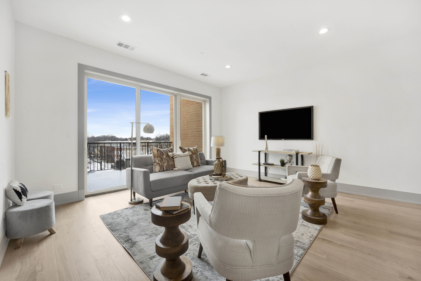 1548 W Ardmore Avenue Unit: 3G