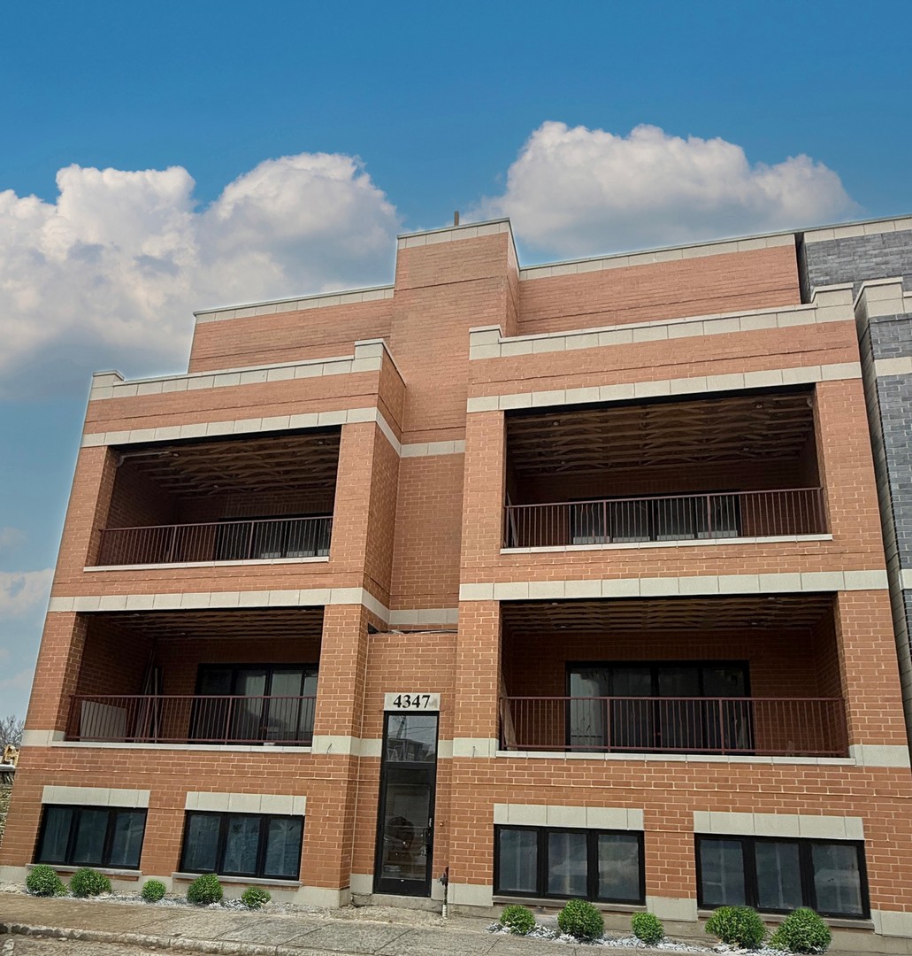 4347 N Richmond Avenue Unit: 2N