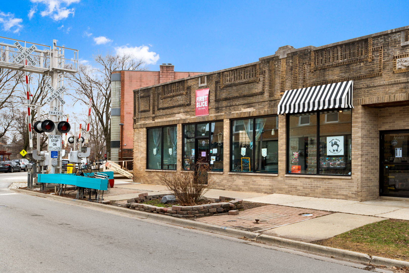 4347 N Richmond Avenue Unit: 2N