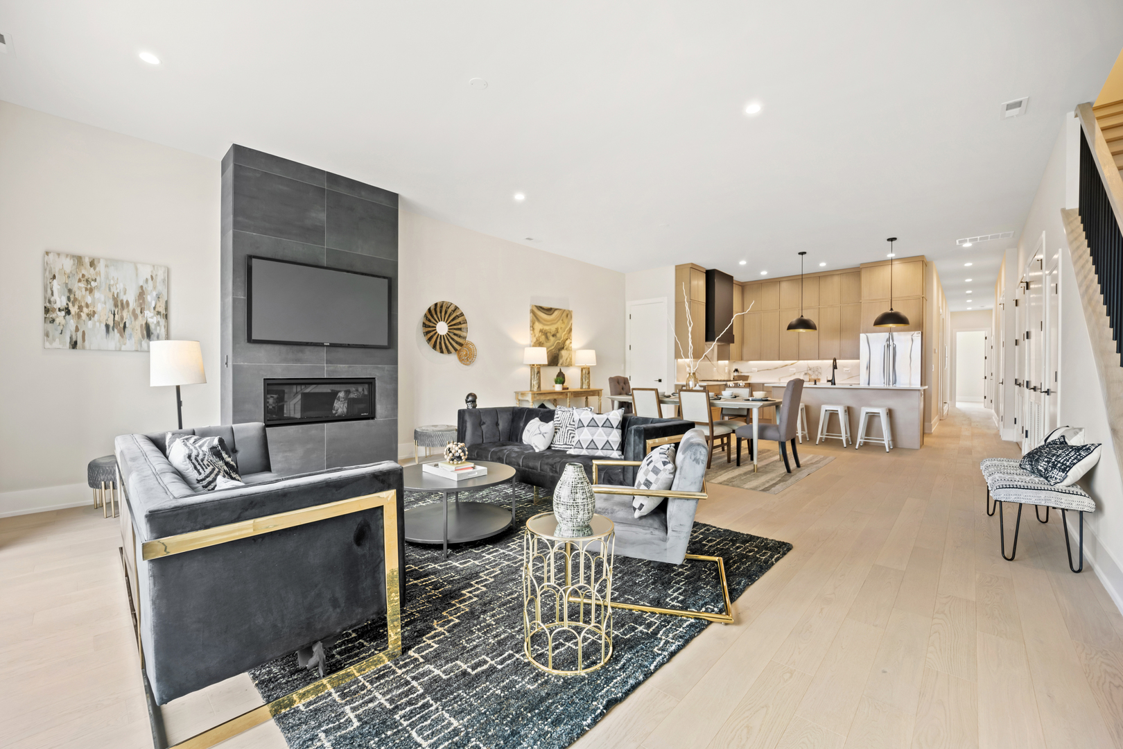 4347 N Richmond Avenue Unit: 3S
