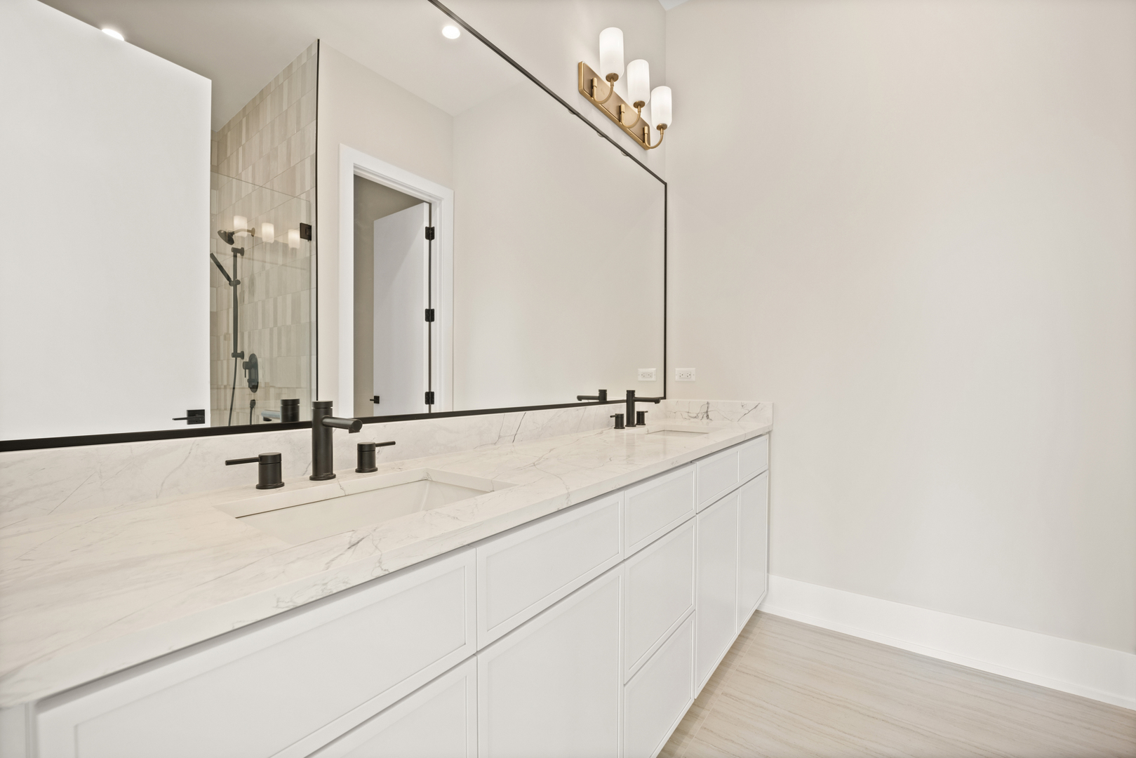 4347 N Richmond Avenue Unit: 3N