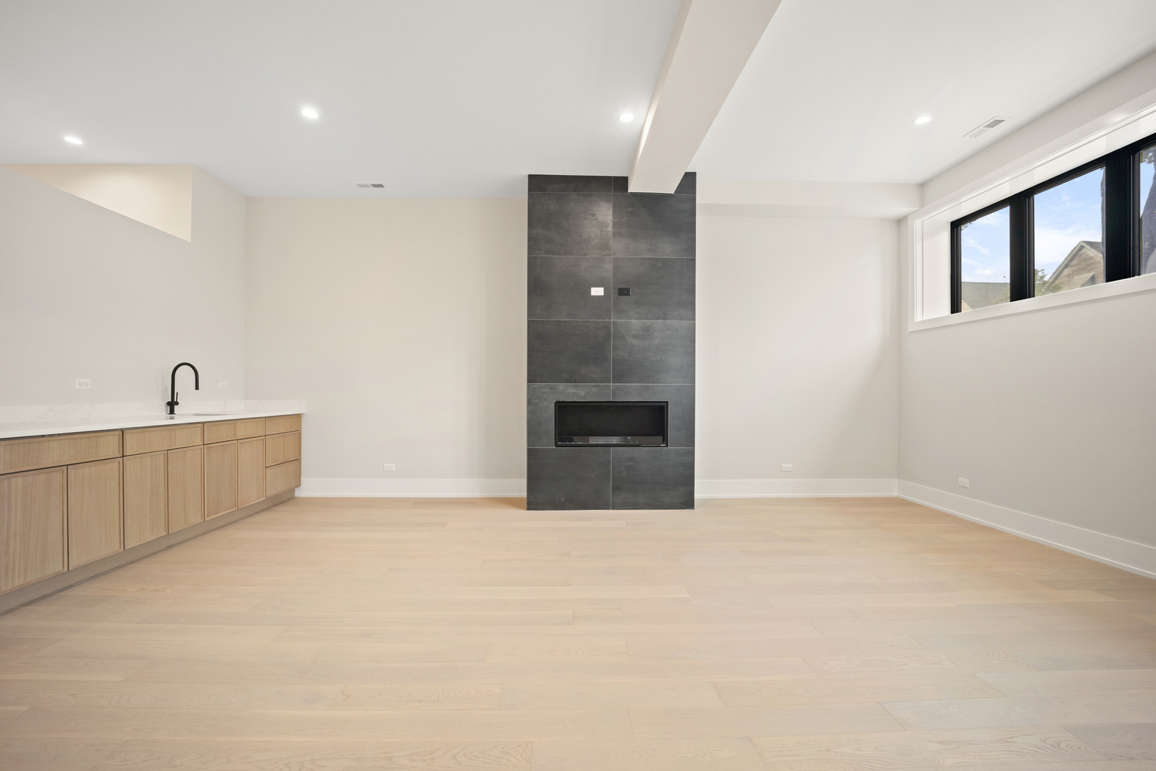 4347 N Richmond Avenue Unit: 1N