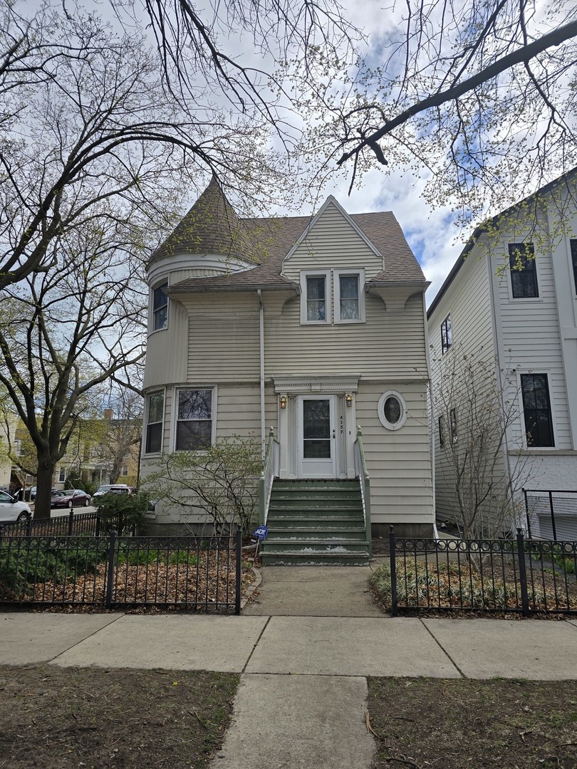 4157 N Paulina Street