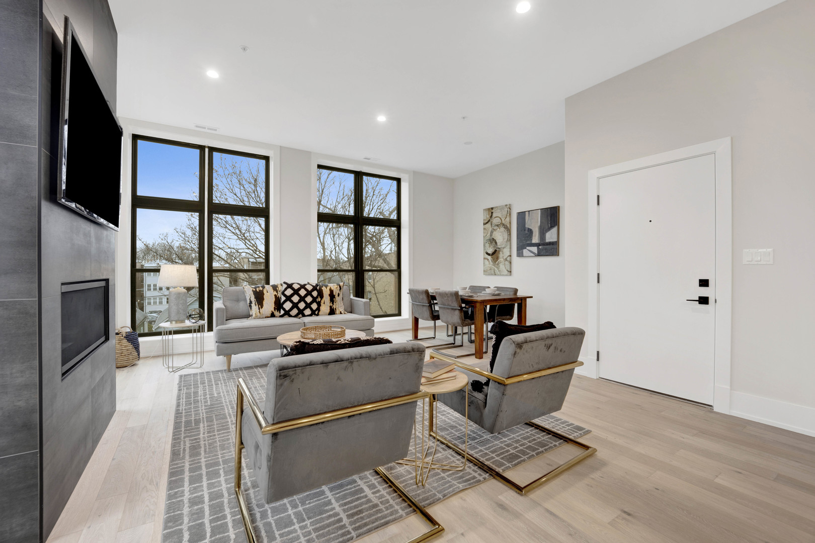 4347 N Richmond Avenue Unit: 2S