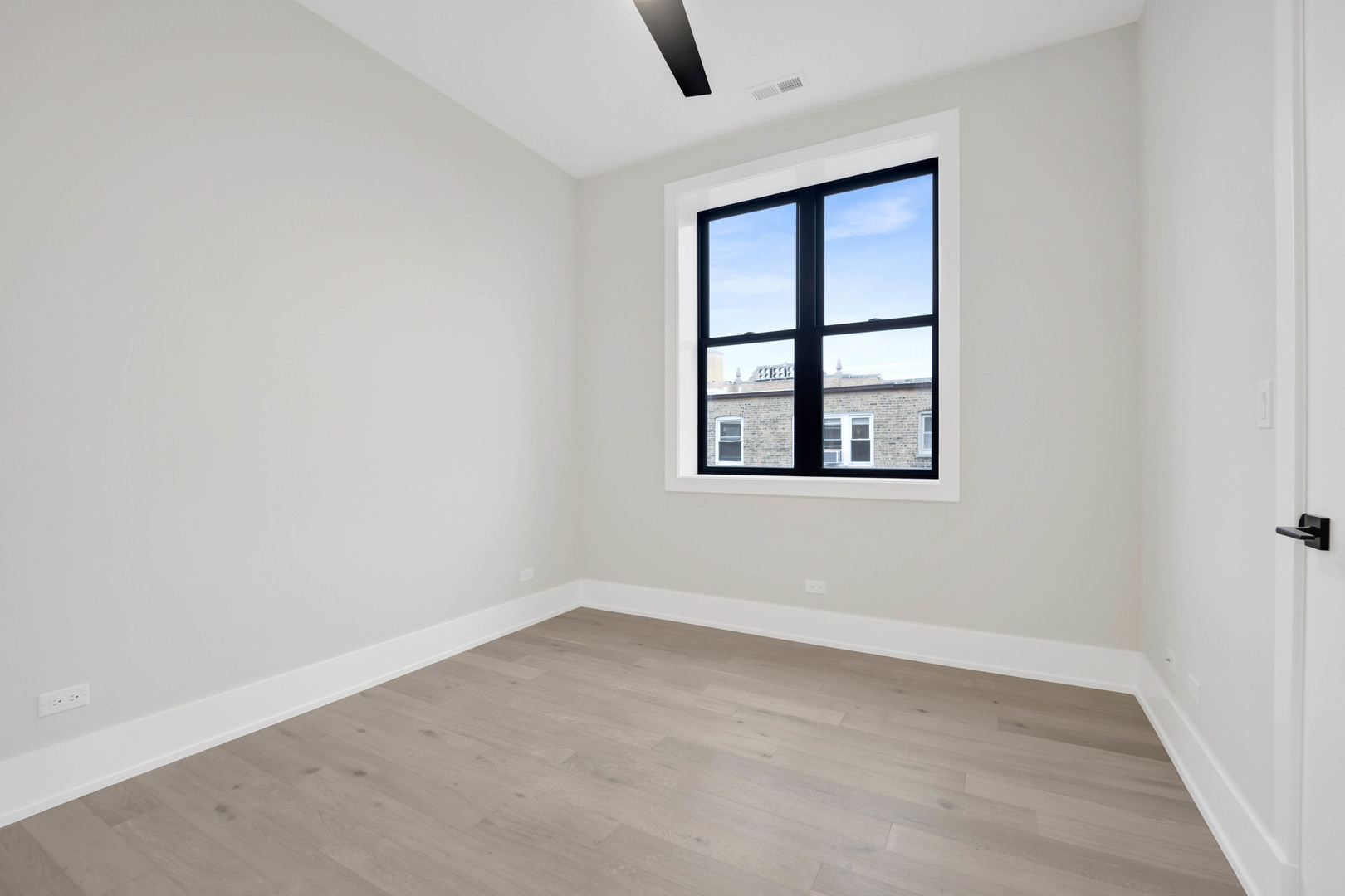 4347 N Richmond Avenue Unit: 2S
