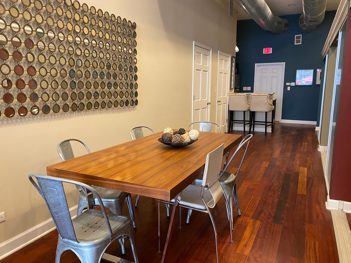 2135 W BELMONT Avenue Unit: 1