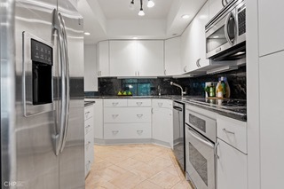 1430 N ASTOR Street Unit: 7A