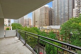 1430 N ASTOR Street Unit: 7A