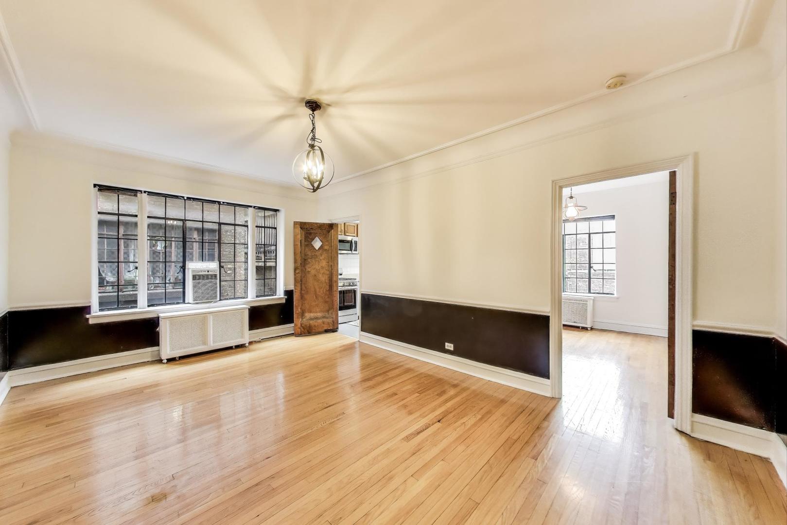 7350 N RIDGE Boulevard Unit: 21B