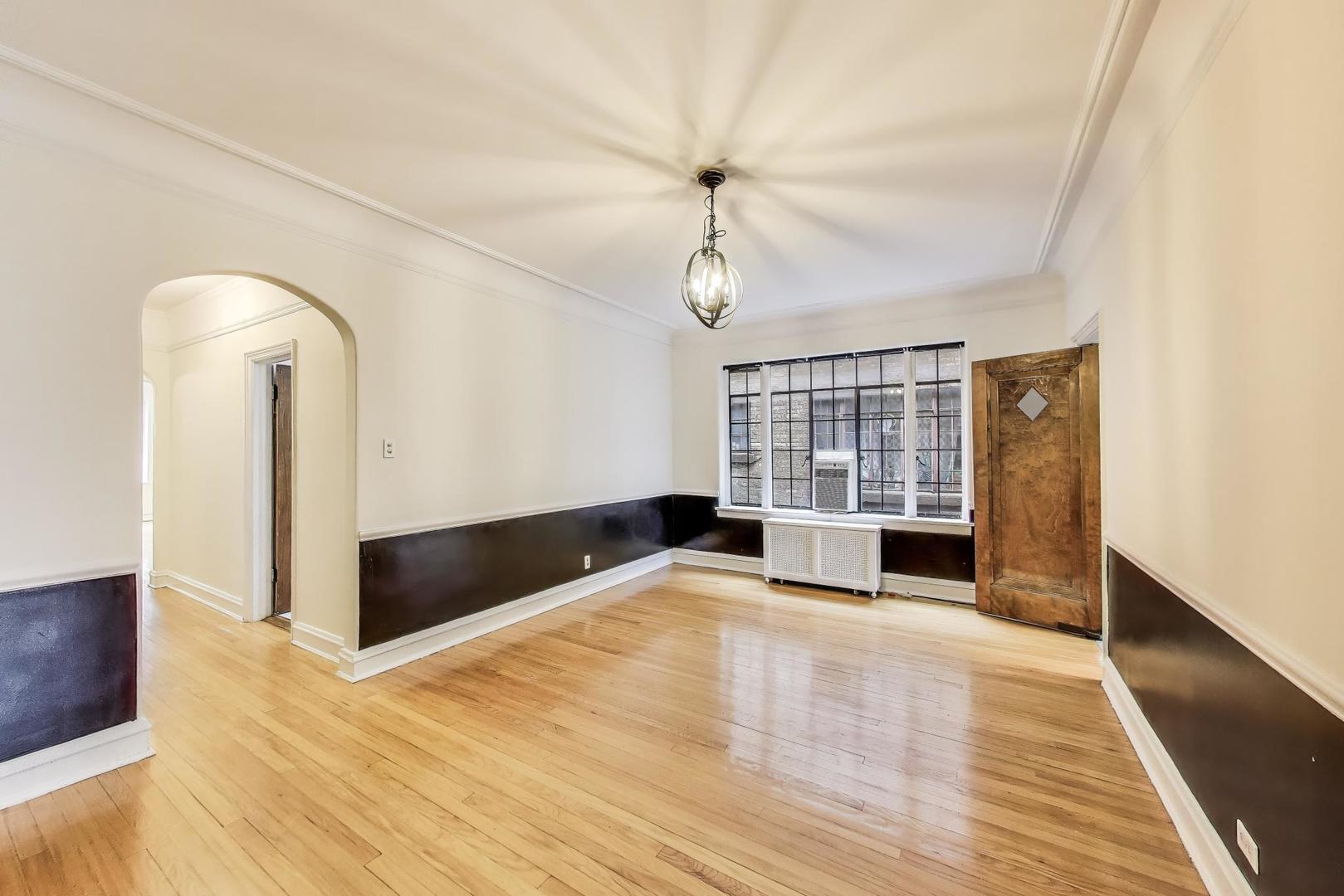 7350 N RIDGE Boulevard Unit: 21B
