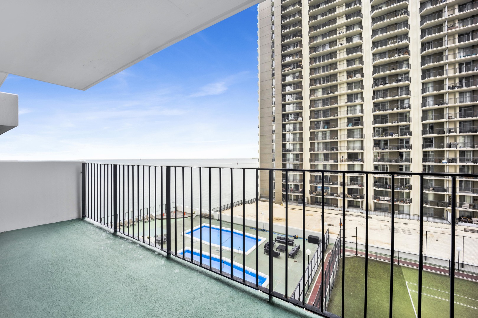 6033 N SHERIDAN Road Unit: 8E