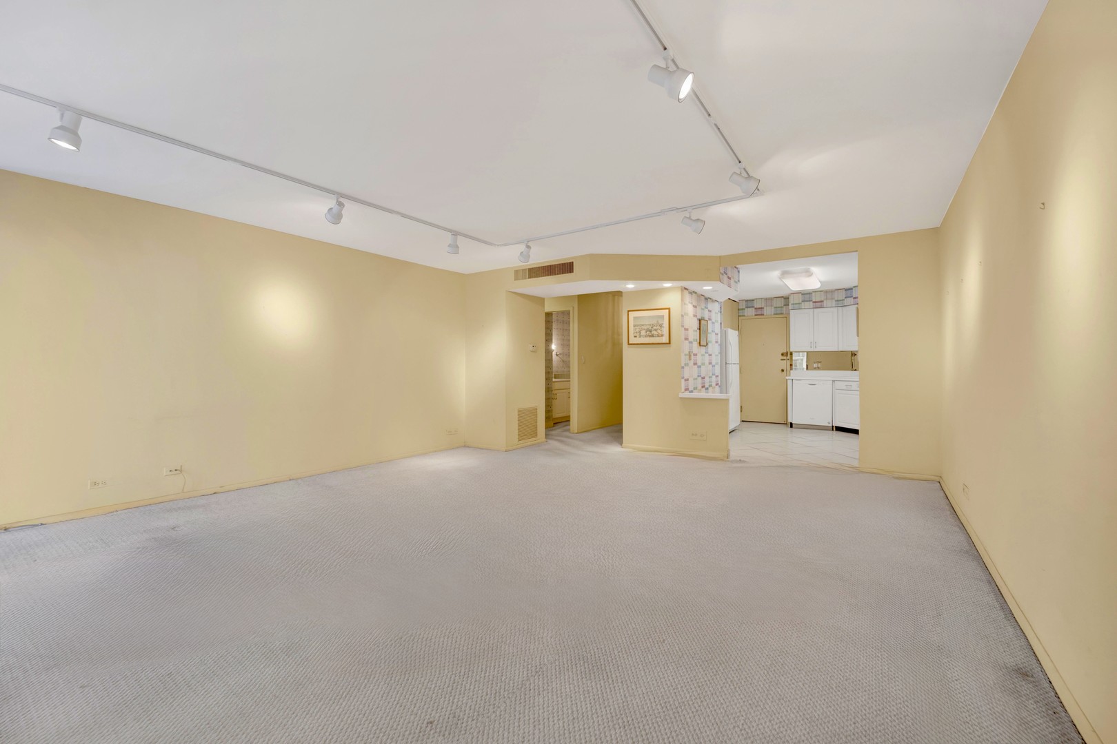 6033 N SHERIDAN Road Unit: 8E