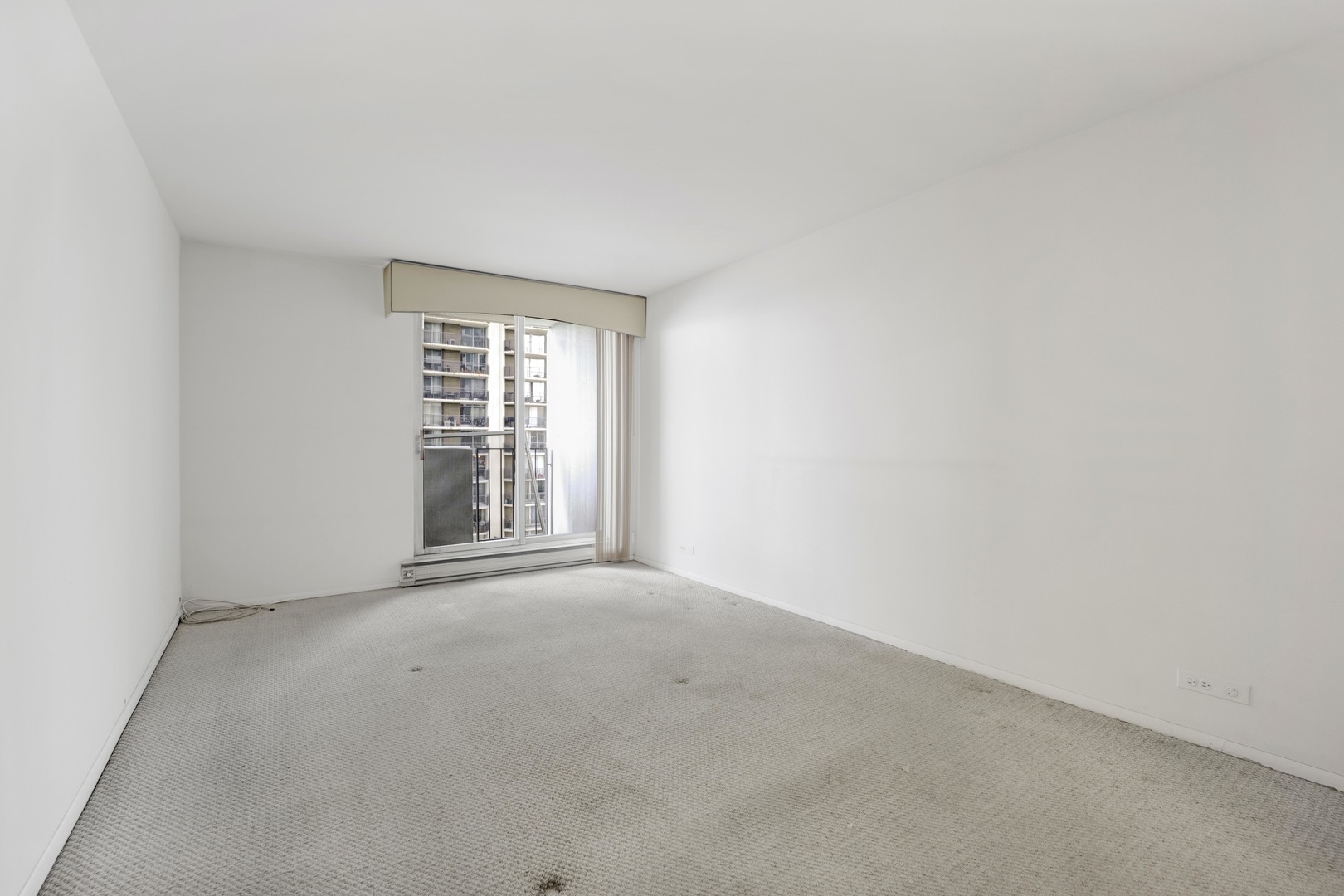 6033 N SHERIDAN Road Unit: 8E
