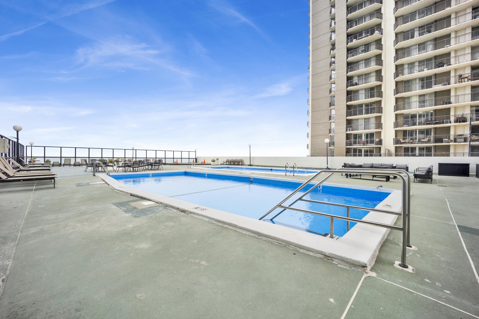 6033 N SHERIDAN Road Unit: 8E