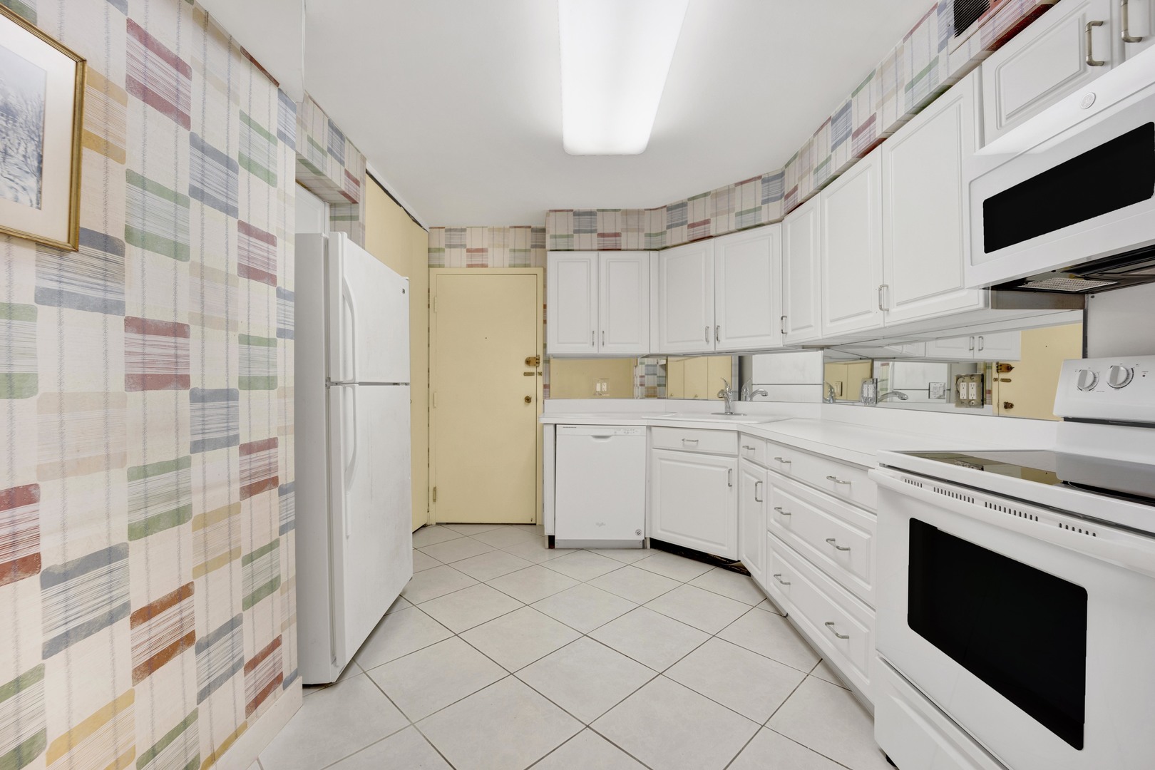 6033 N SHERIDAN Road Unit: 8E