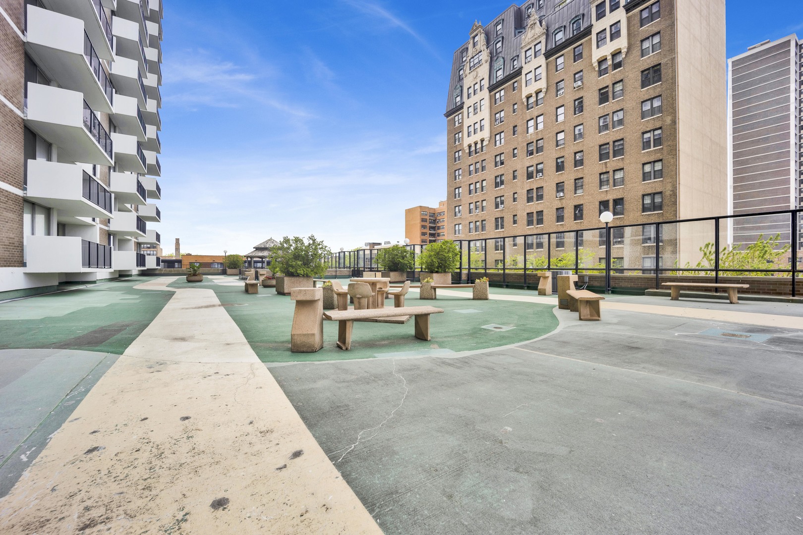 6033 N SHERIDAN Road Unit: 8E