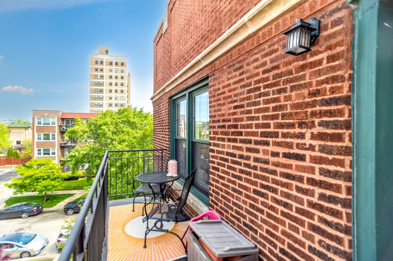 1239 W Jarvis Avenue Unit: 3