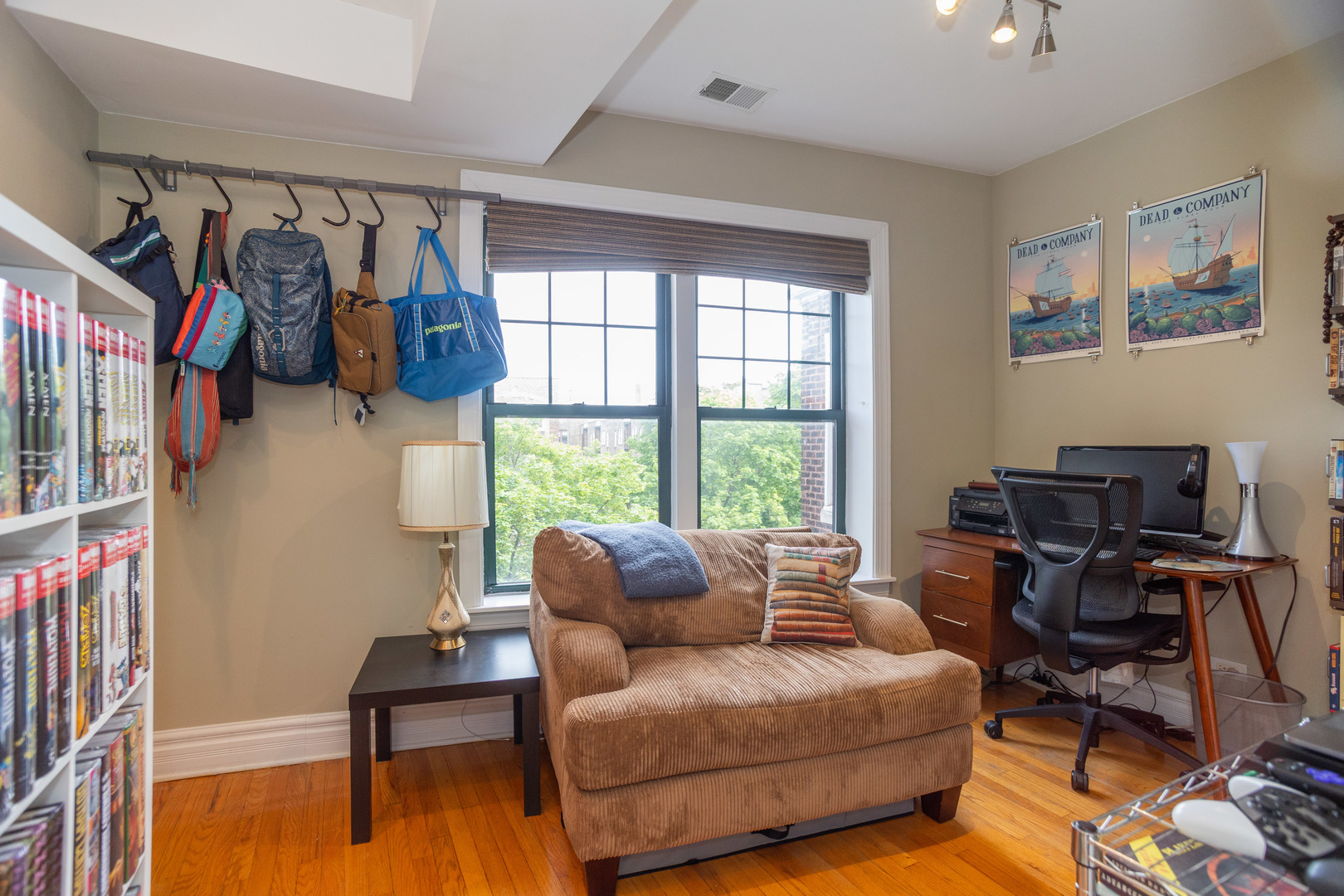 1239 W Jarvis Avenue Unit: 3