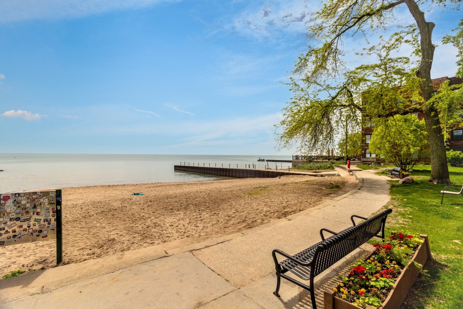 1239 W Jarvis Avenue Unit: 3