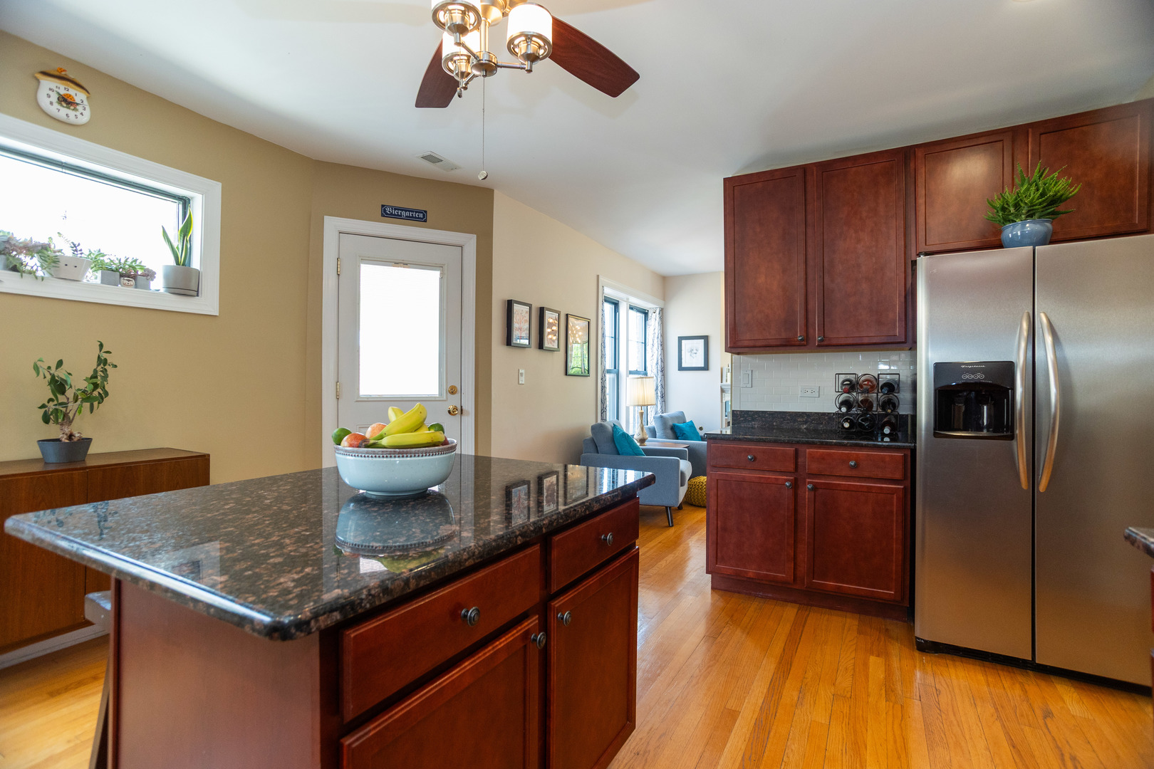 1239 W Jarvis Avenue Unit: 3