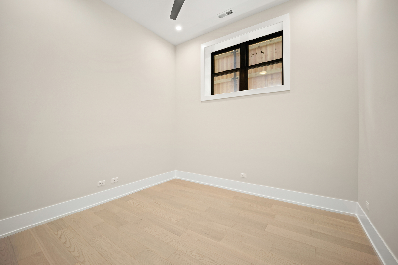 4343 N Richmond Avenue Unit: 1S