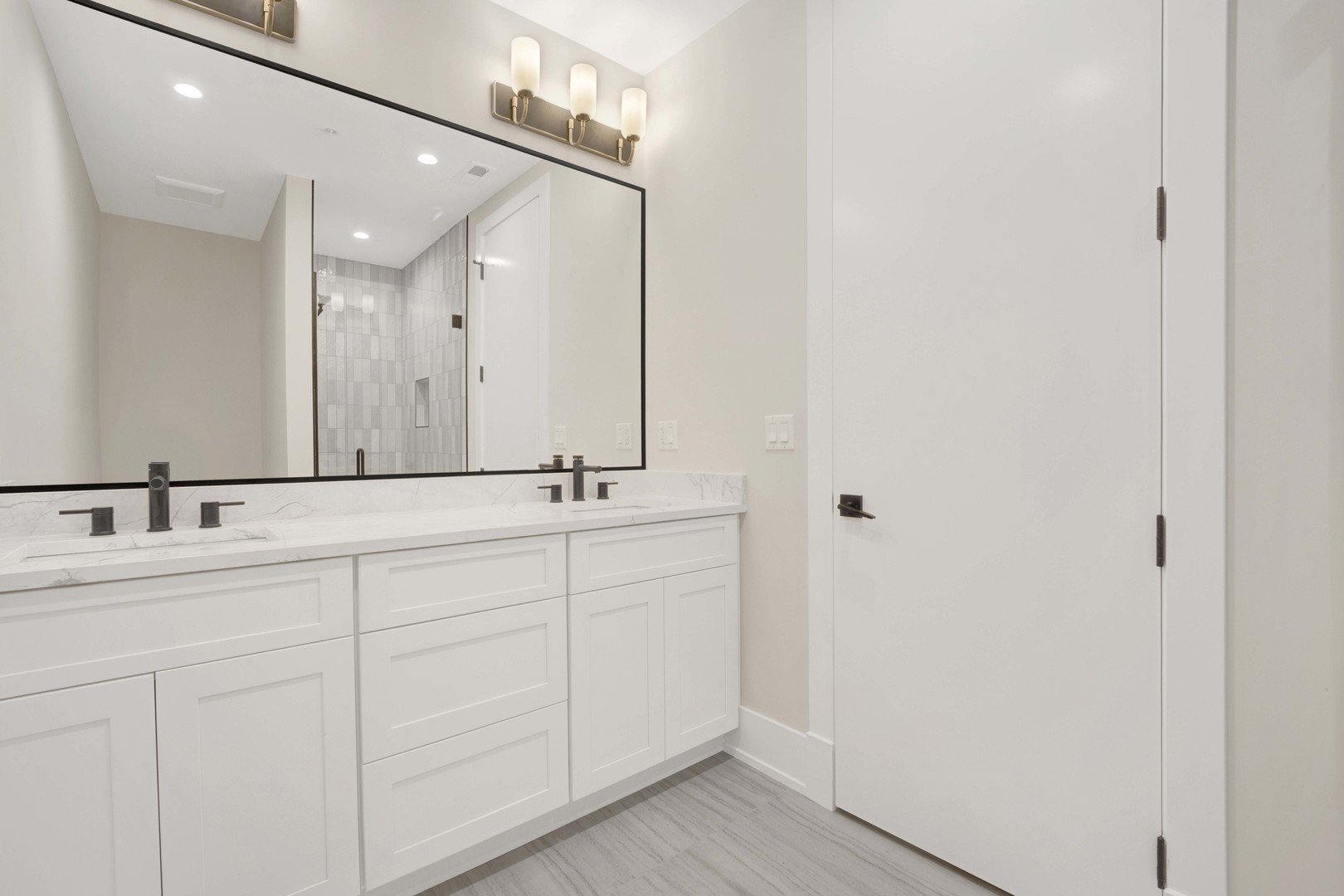 4343 N Richmond Avenue Unit: 1S