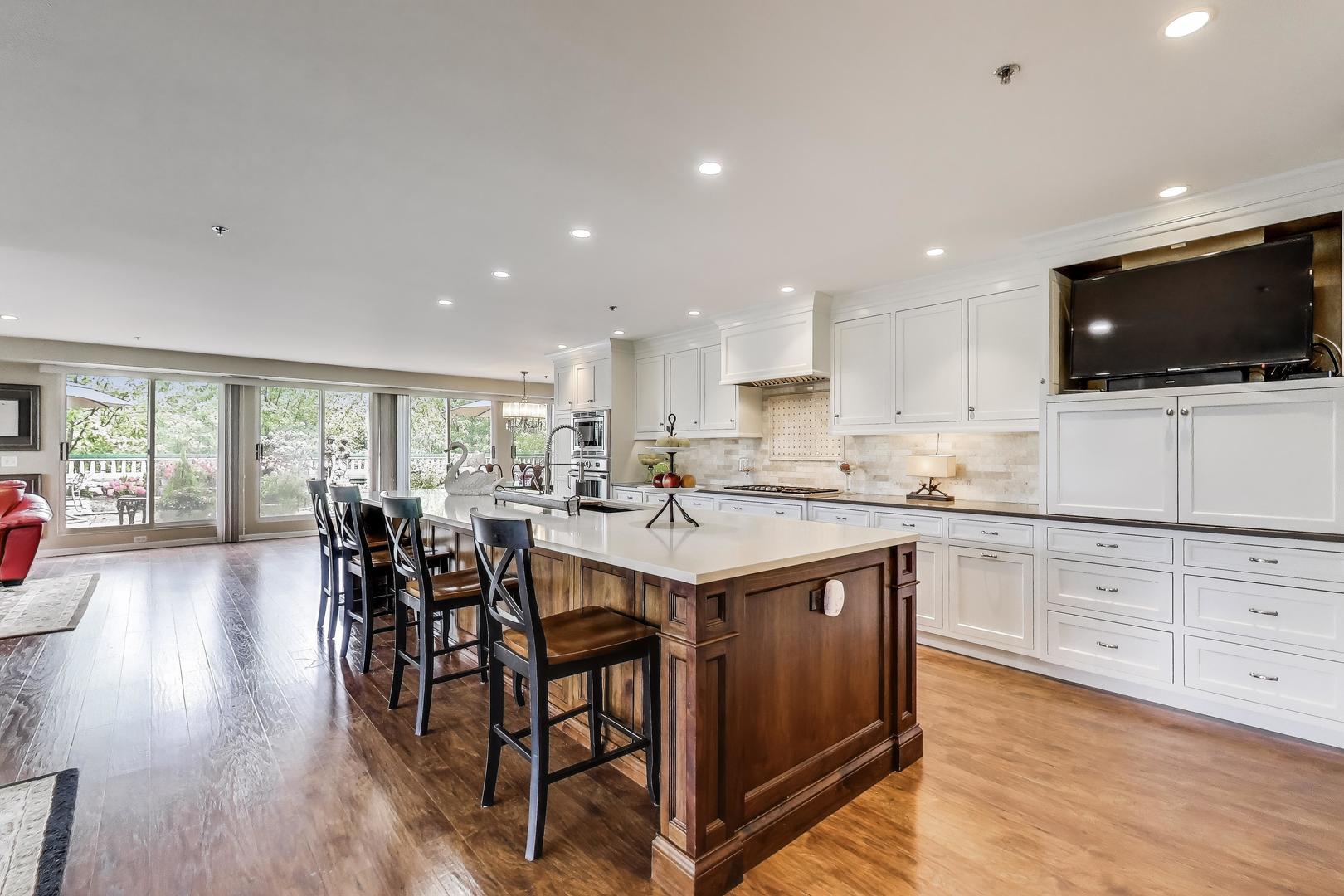 2050 Arbor Lane Unit: 301
