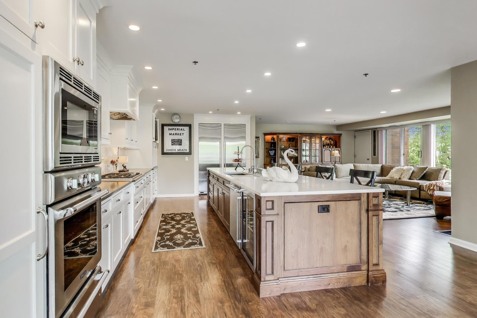 2050 Arbor Lane Unit: 301