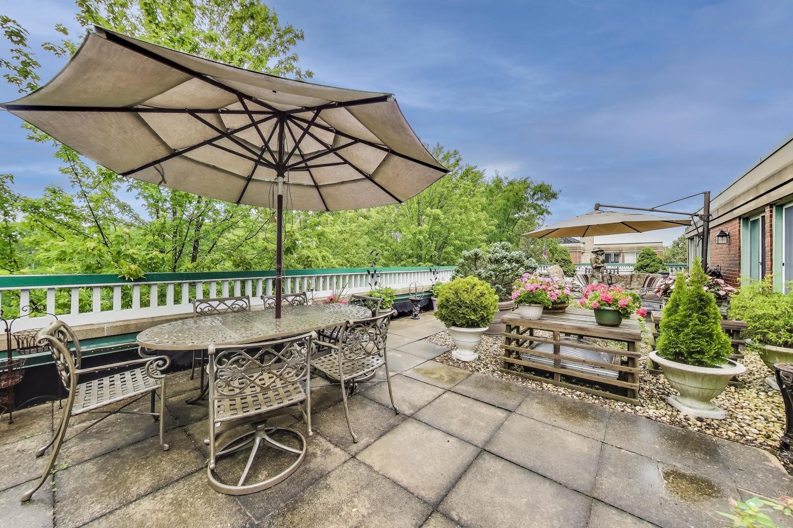 2050 Arbor Lane Unit: 301