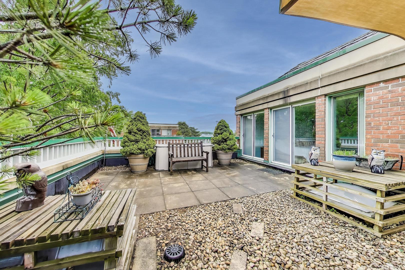 2050 Arbor Lane Unit: 301