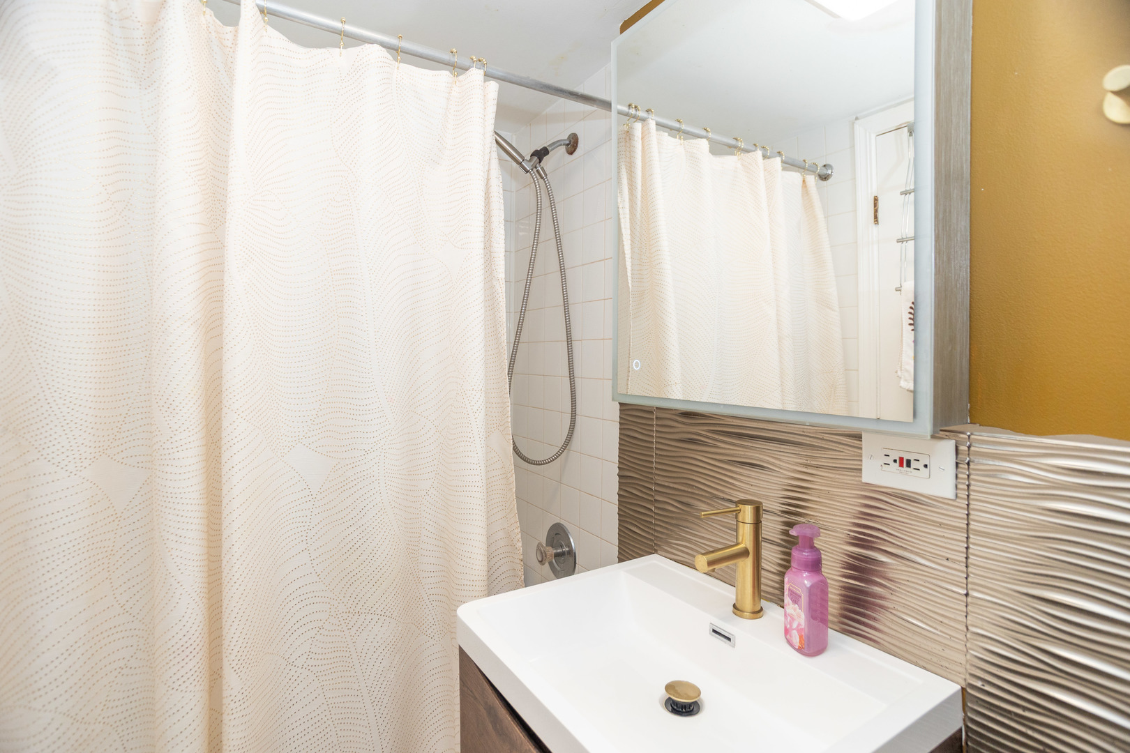 4336 N Kenmore Avenue Unit: G