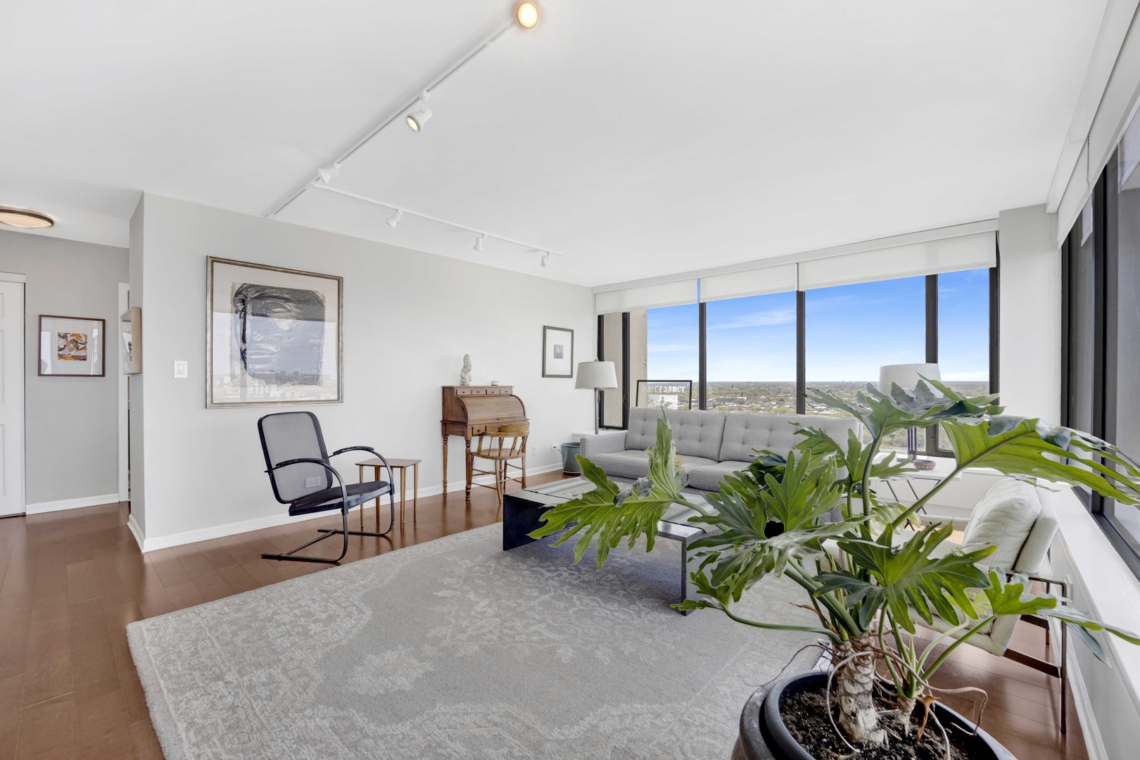 5455 N Sheridan Road Unit: 2915
