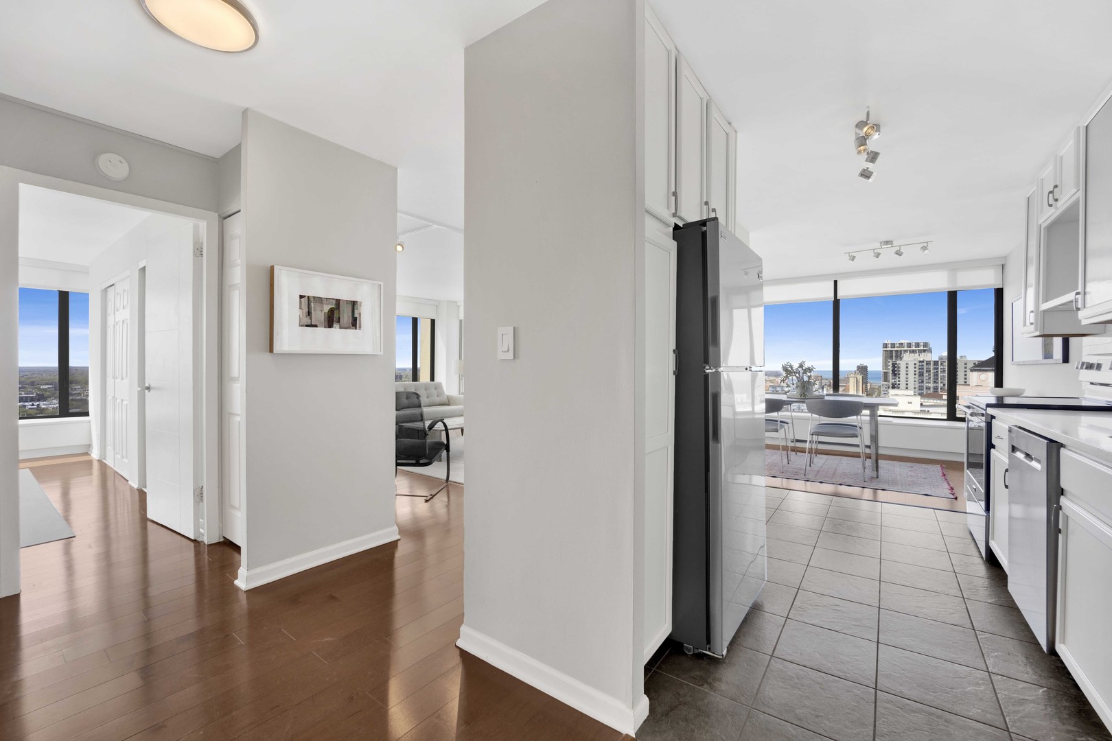 5455 N Sheridan Road Unit: 2915