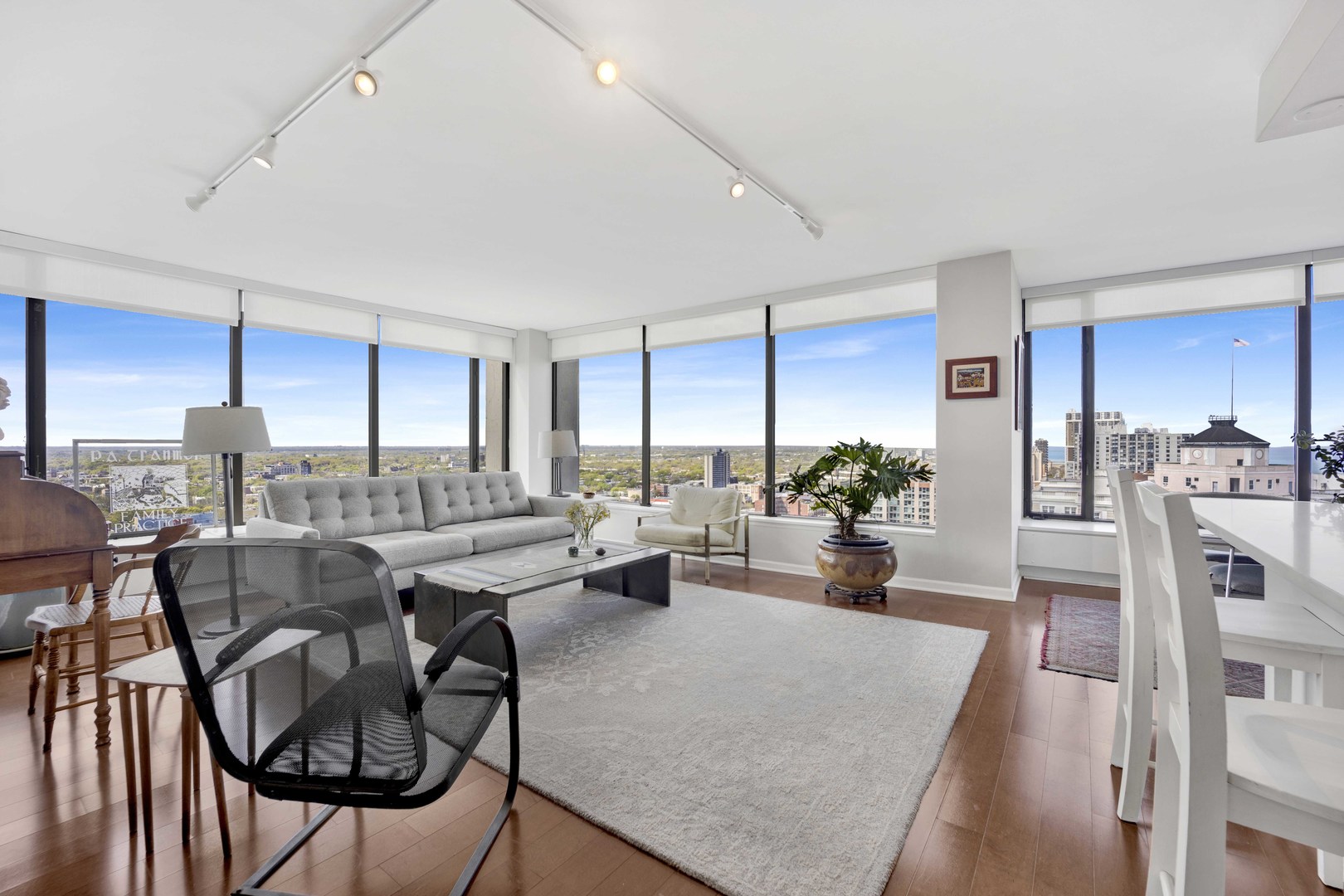 5455 N Sheridan Road Unit: 2915