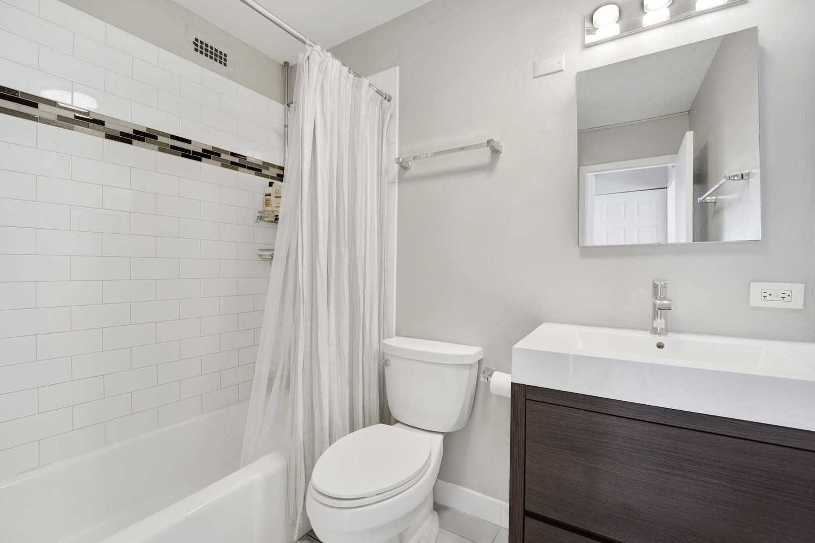 5455 N Sheridan Road Unit: 2915