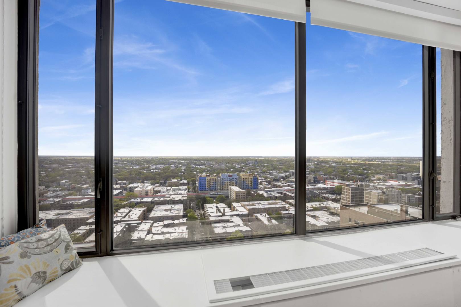5455 N Sheridan Road Unit: 2915