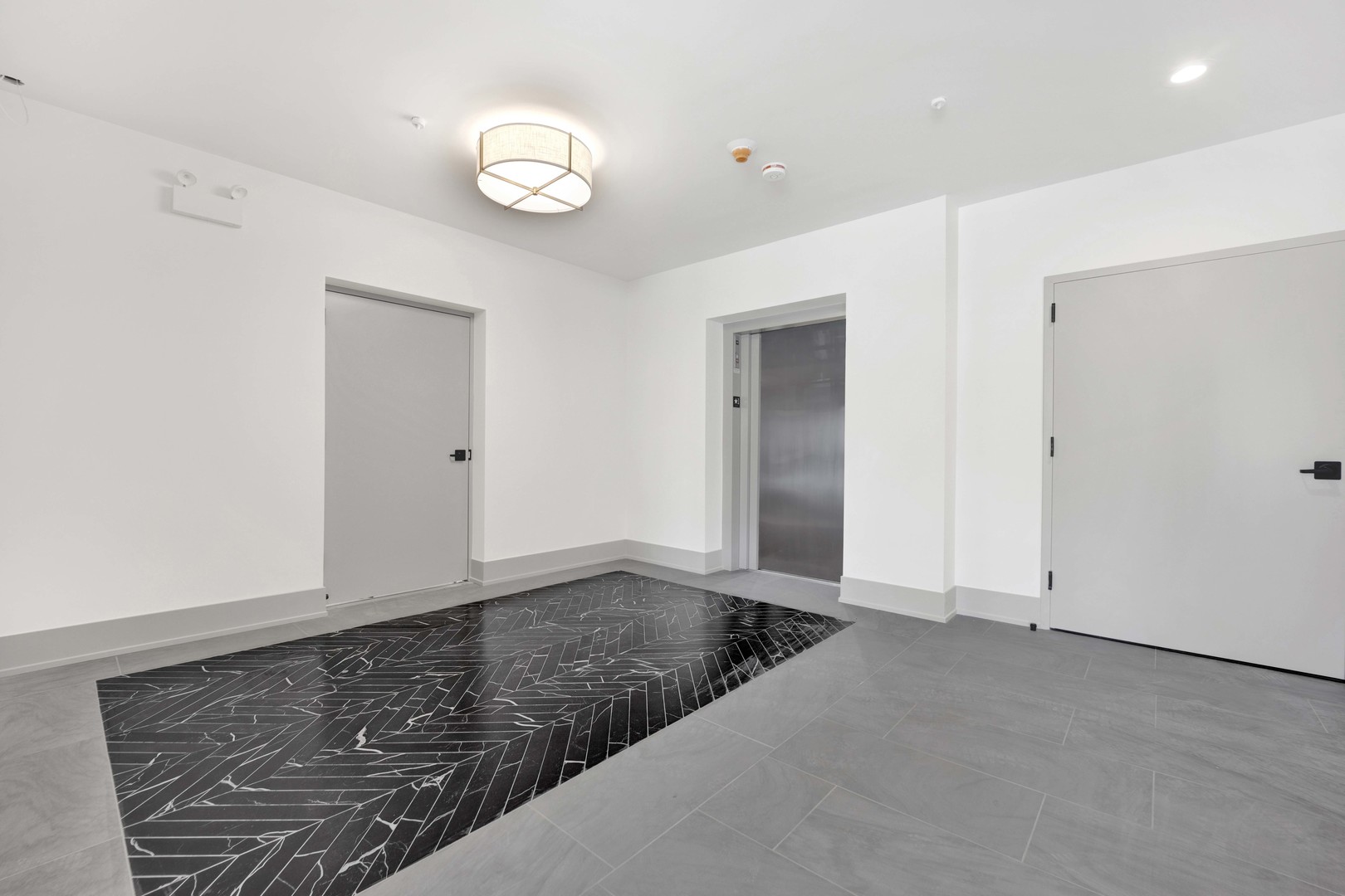 1548 W Ardmore Avenue Unit: 4C