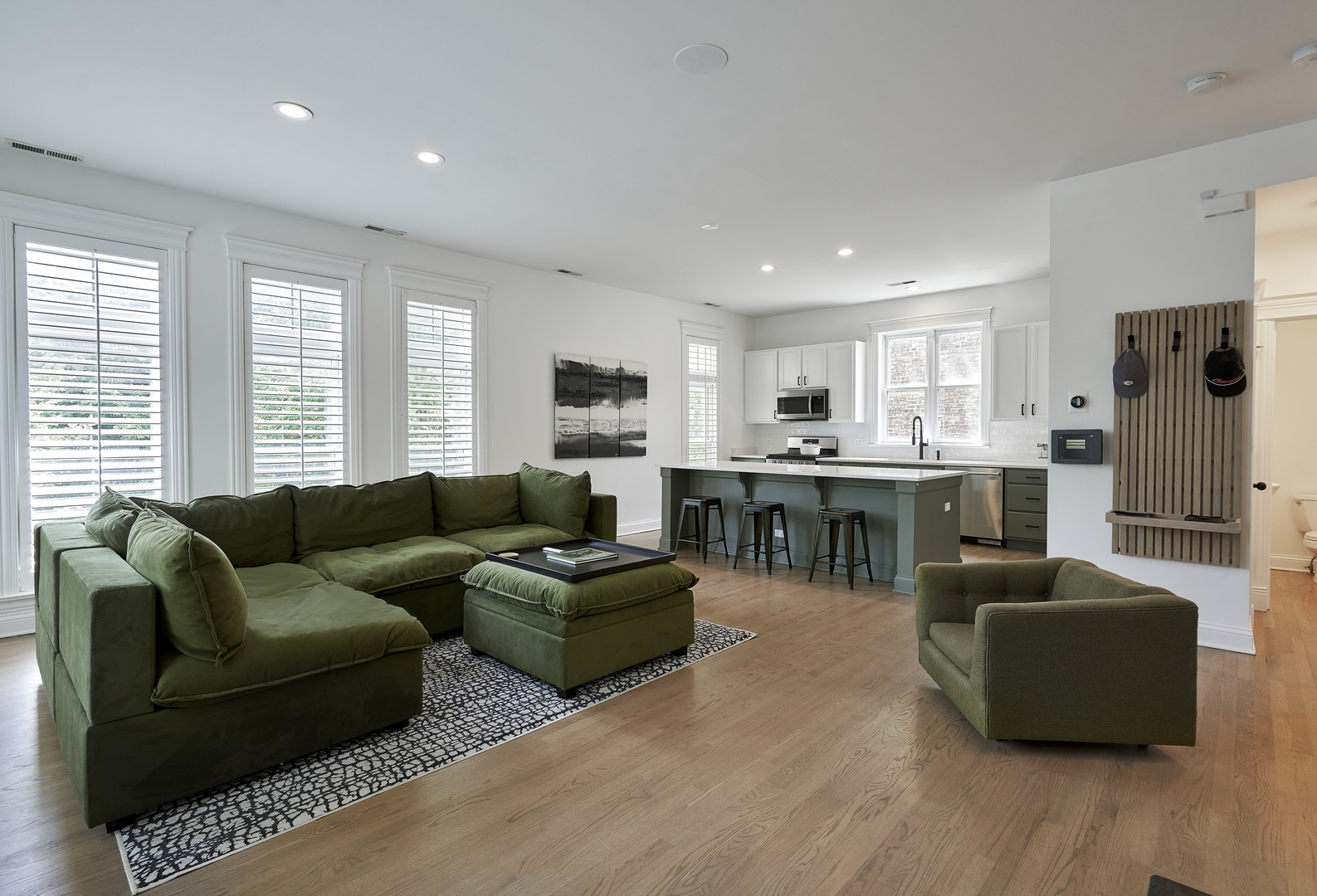 1501 W Diversey Parkway Unit: B