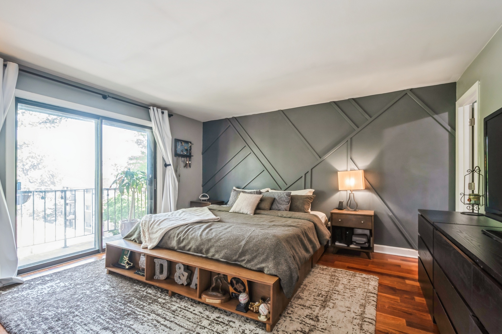 6221 N Niagara Avenue Unit: 507