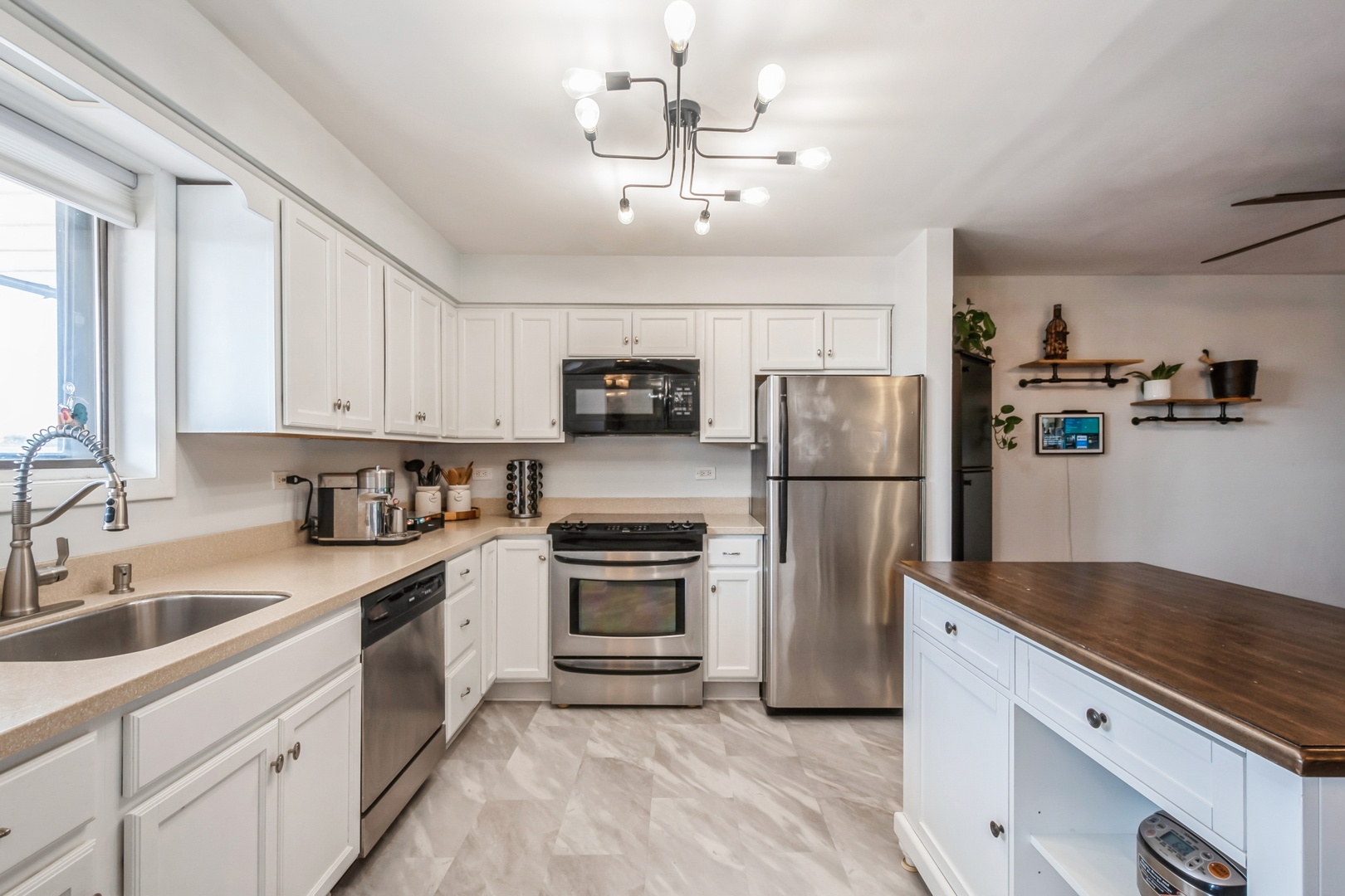 6221 N Niagara Avenue Unit: 507