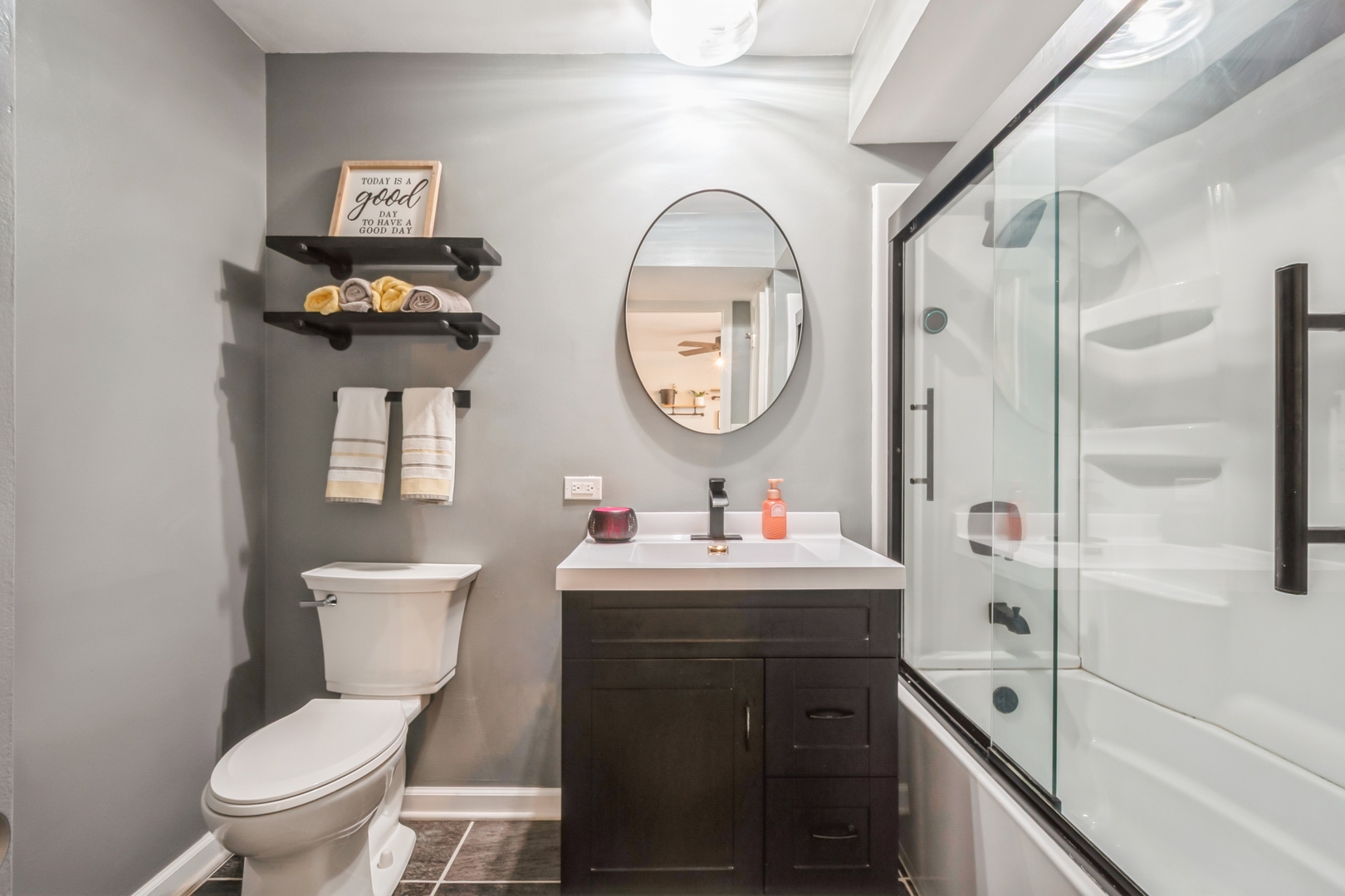6221 N Niagara Avenue Unit: 507