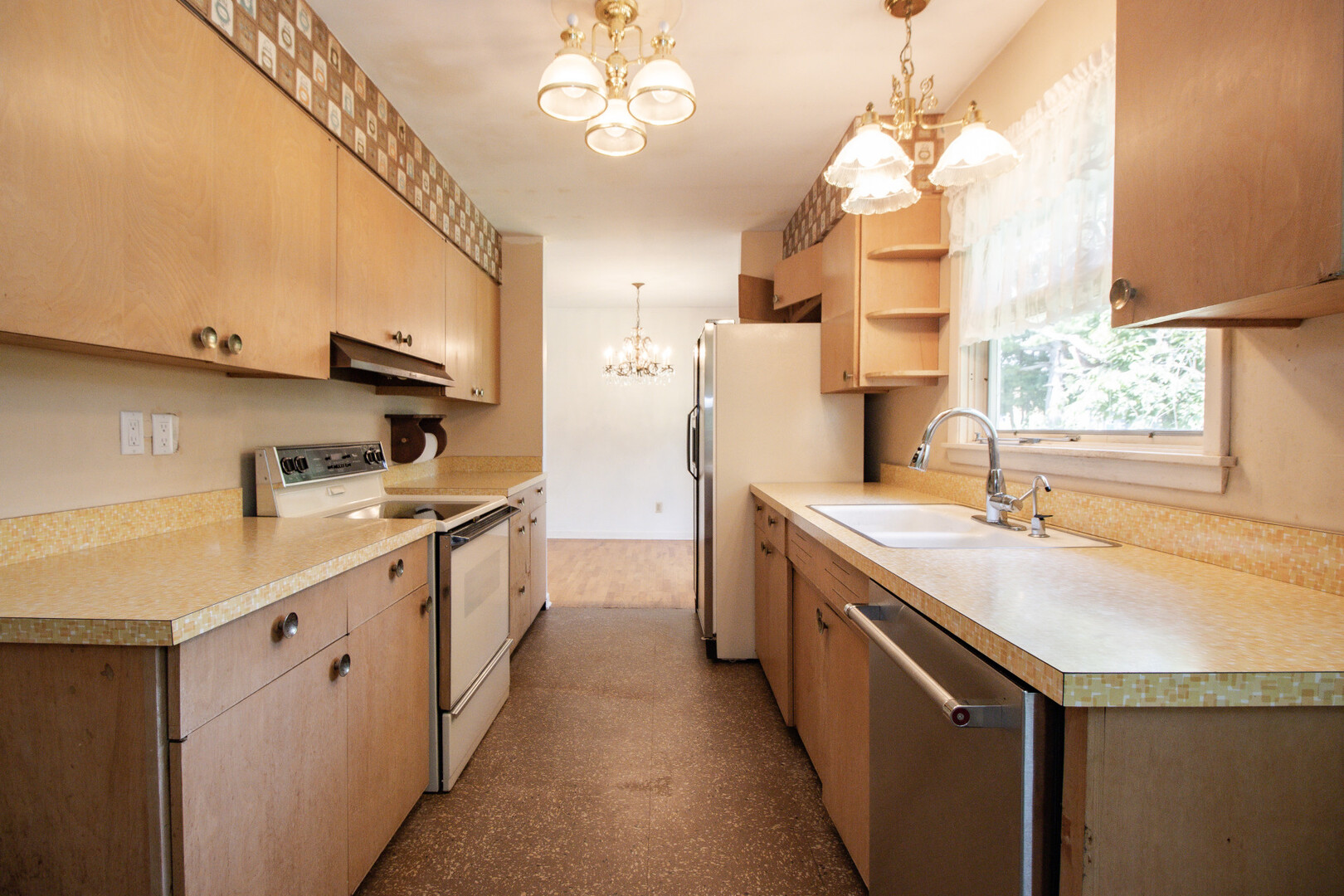 5414 May Avenue