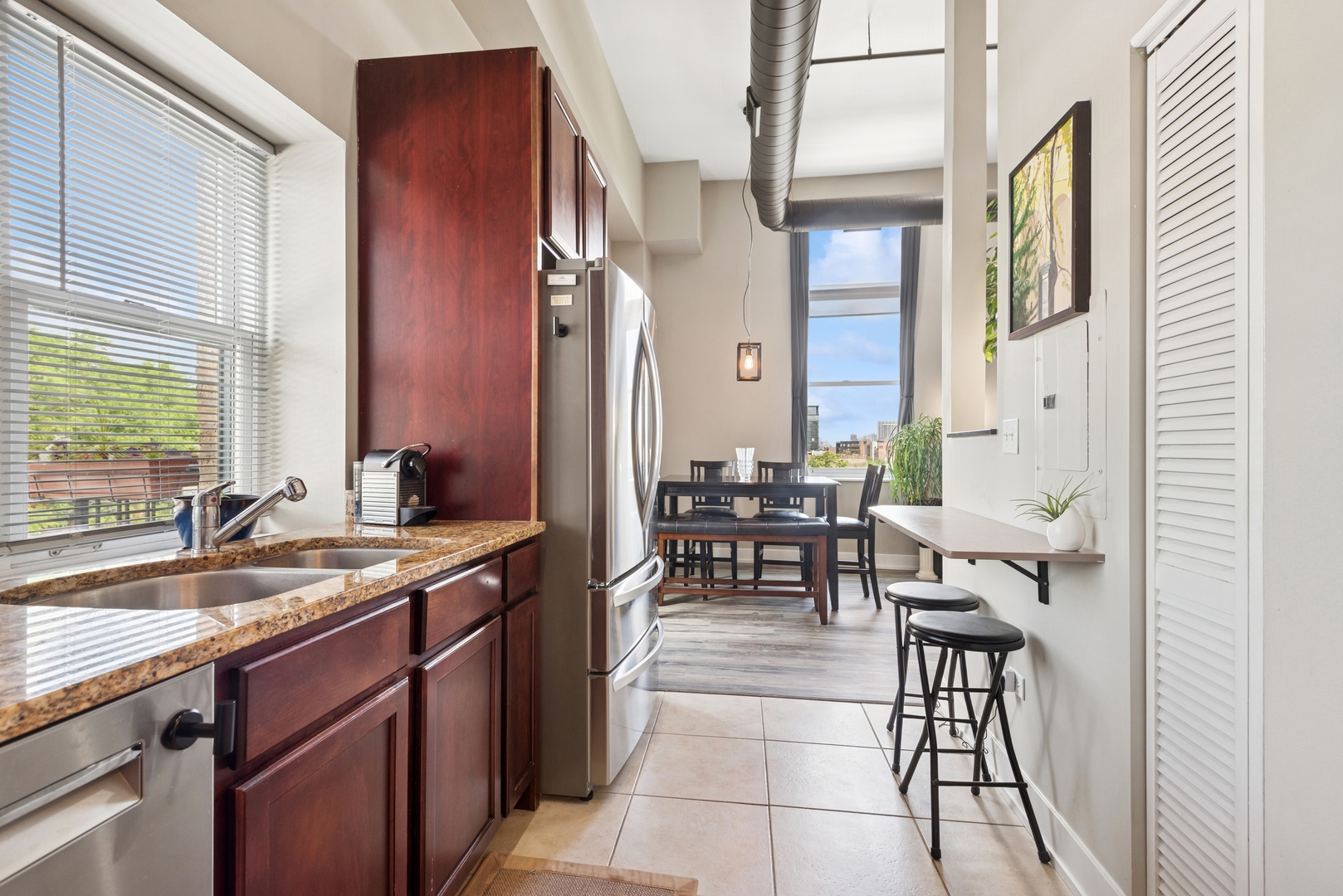 1215 W Gunnison Street Unit: 310