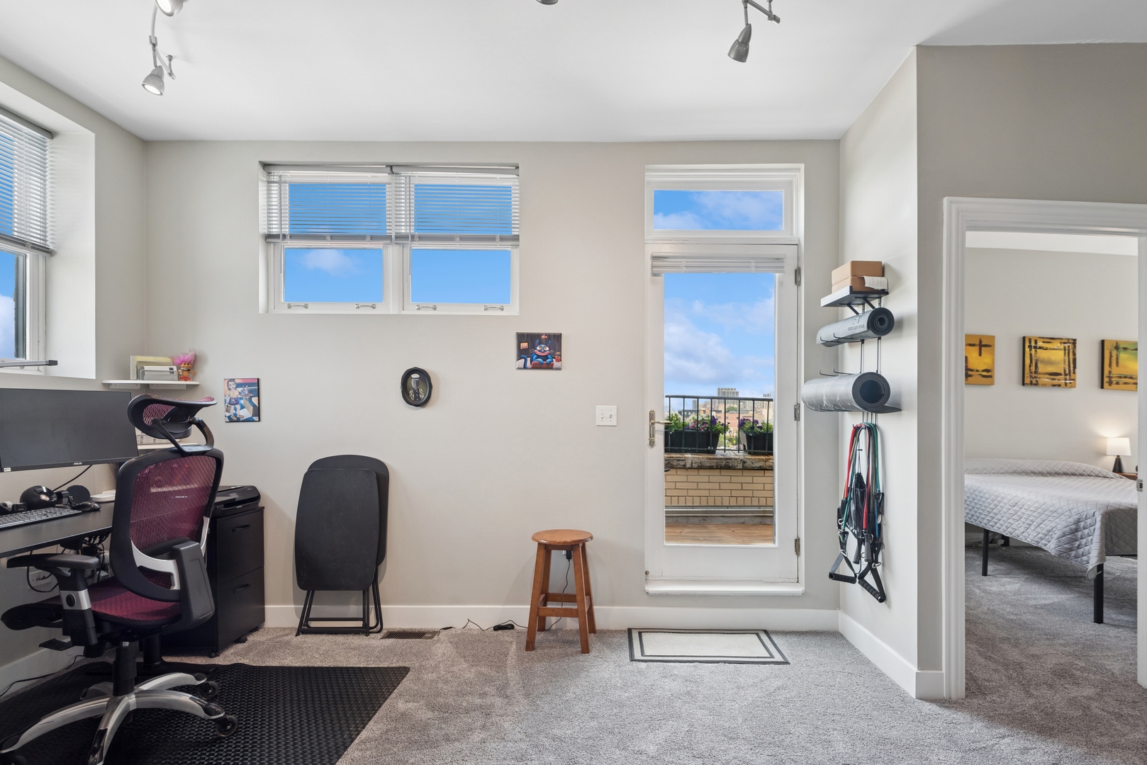 1215 W Gunnison Street Unit: 310