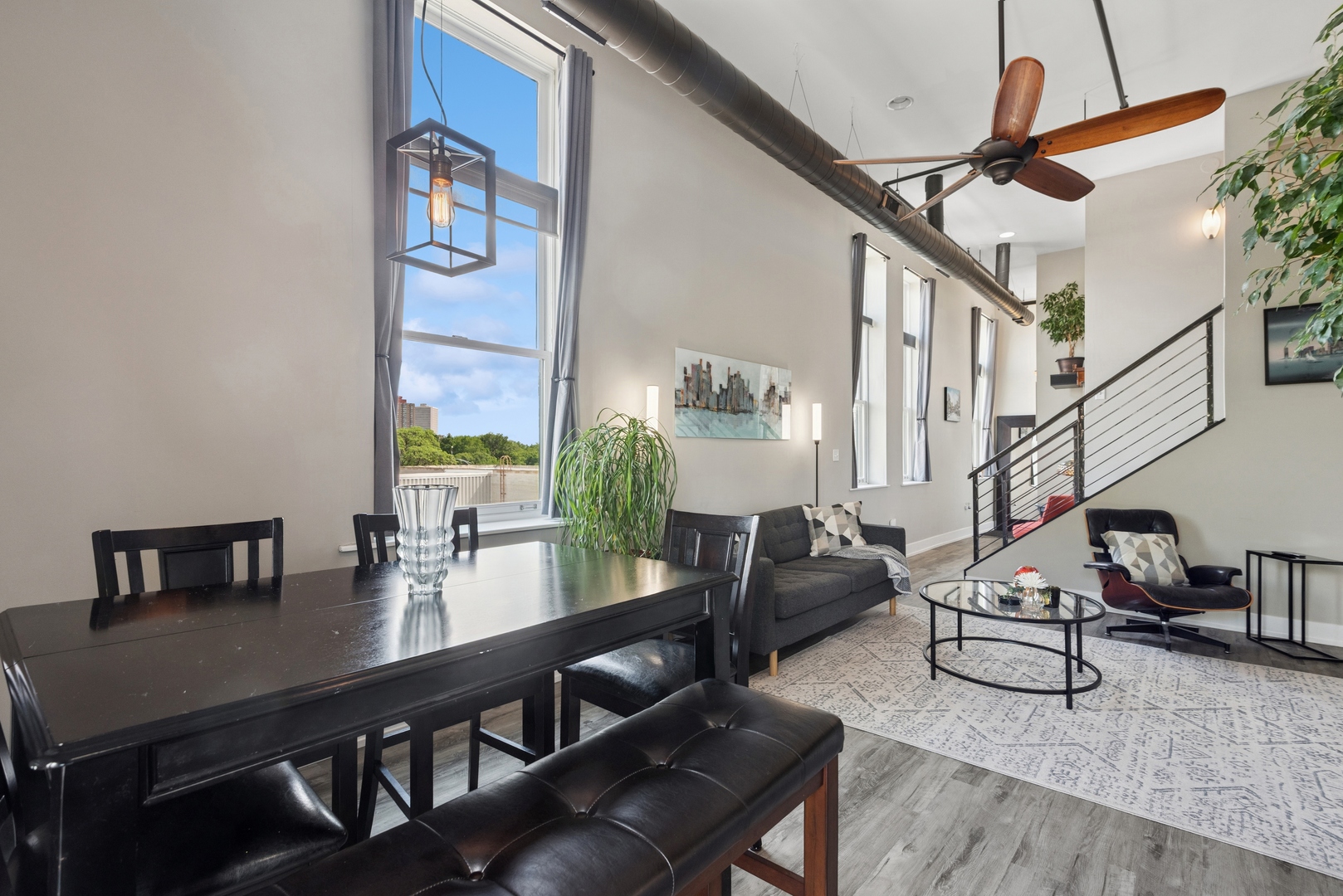 1215 W Gunnison Street Unit: 310