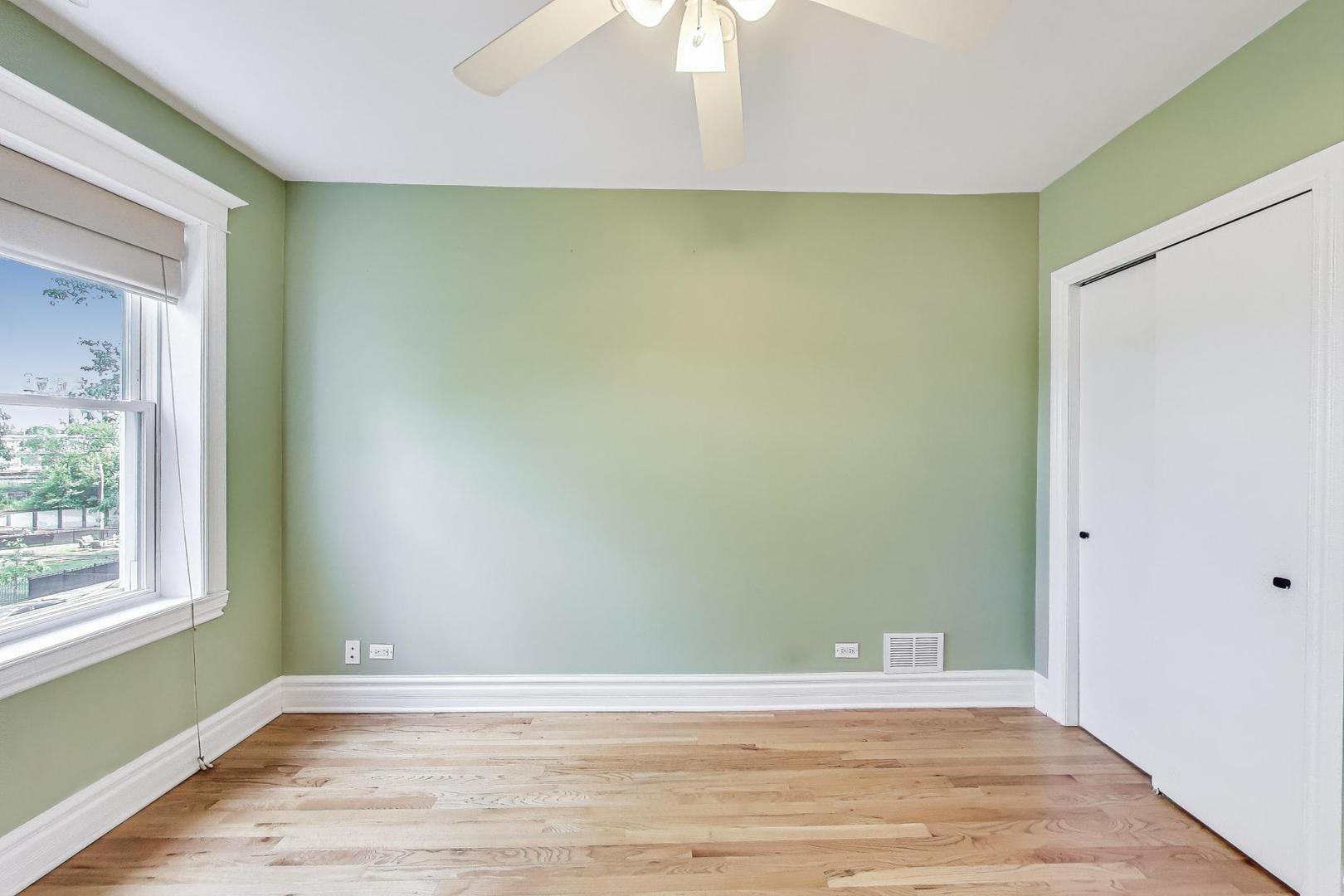 3851 N Kedvale Avenue Unit: E3