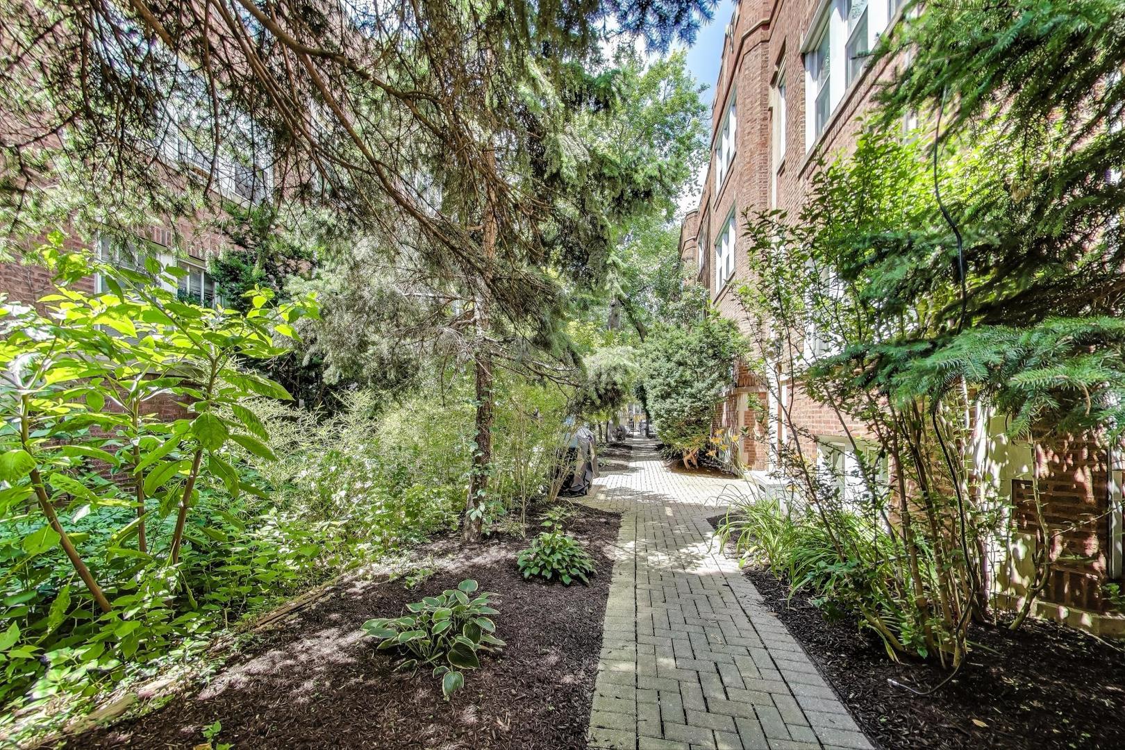3851 N Kedvale Avenue Unit: E3