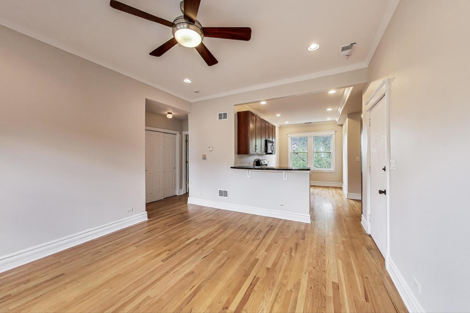 3851 N Kedvale Avenue Unit: E3