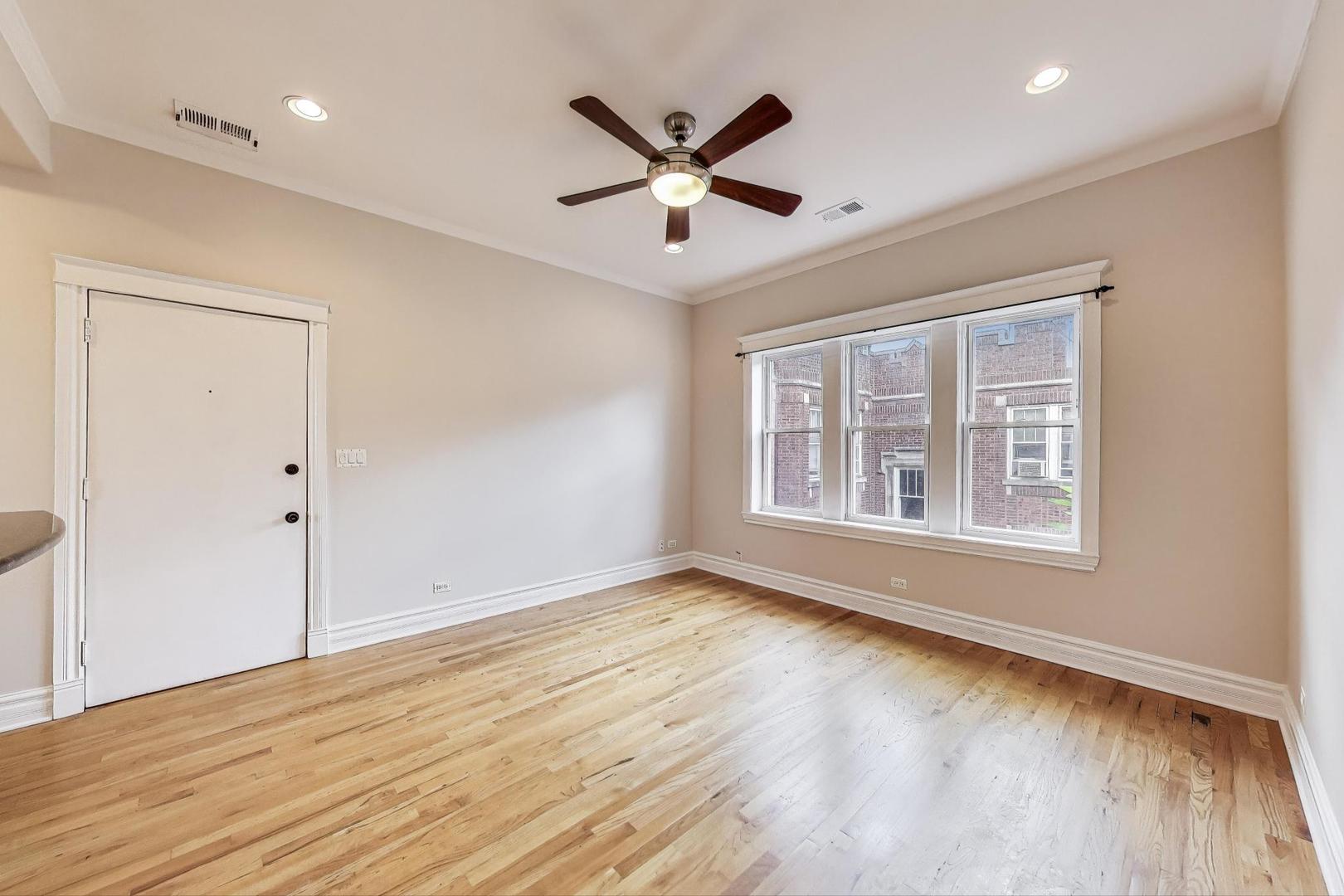 3851 N Kedvale Avenue Unit: E3