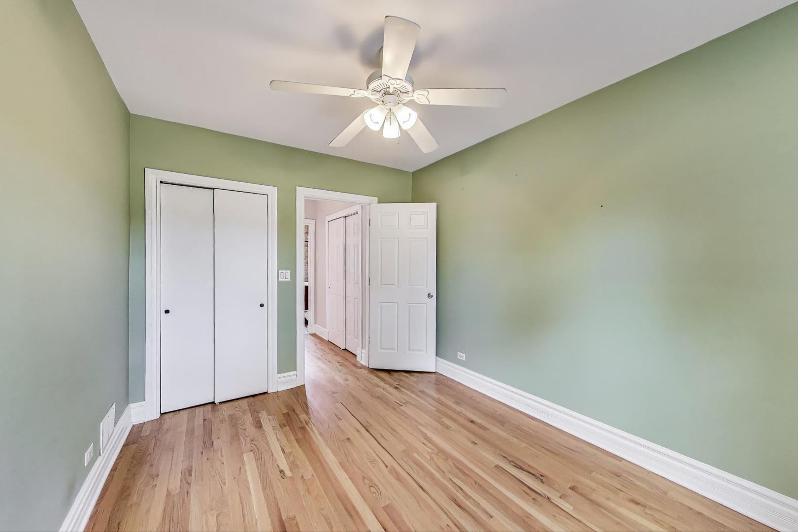 3851 N Kedvale Avenue Unit: E3